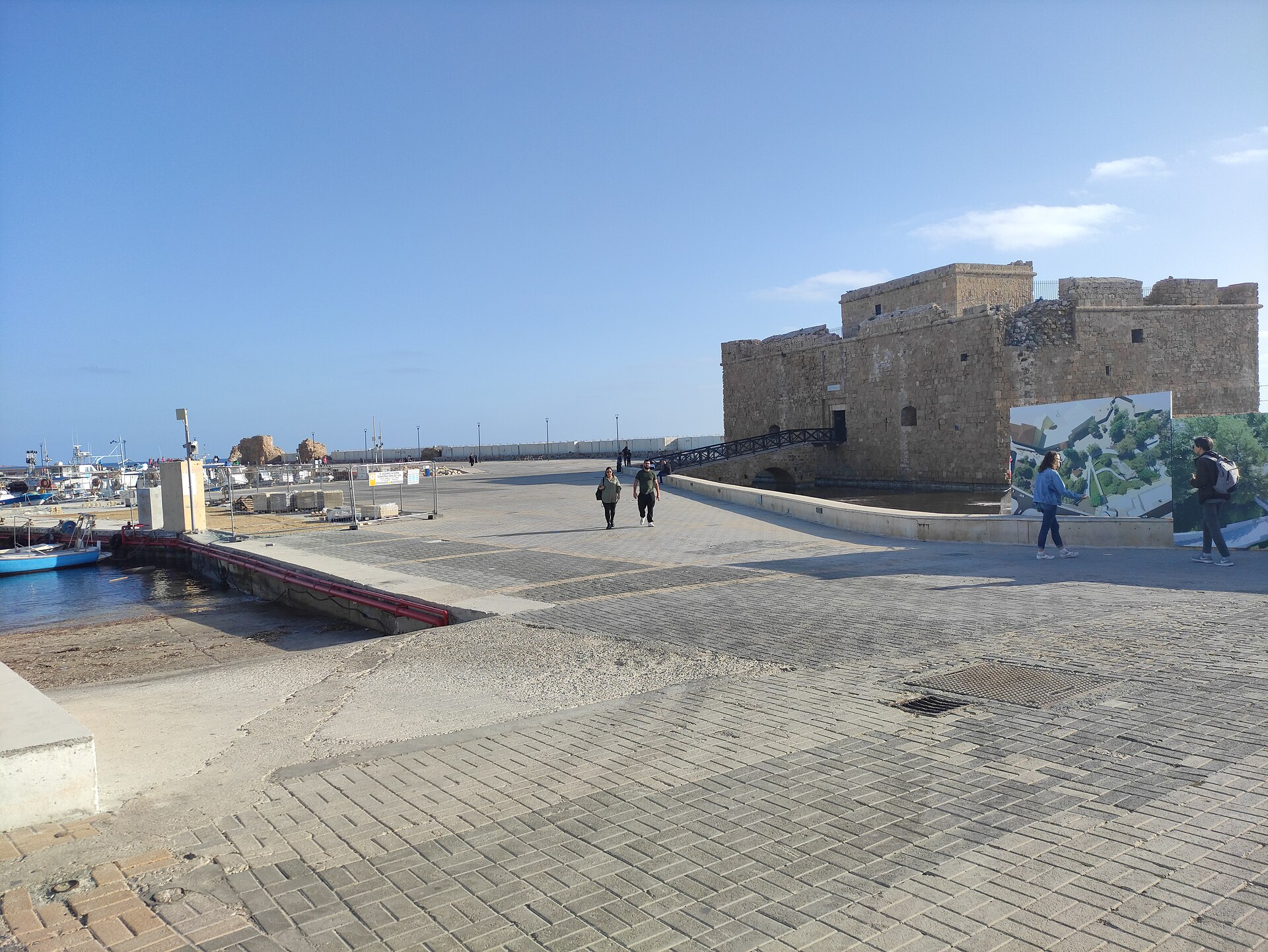 Borgen vid hamnen i Pafos