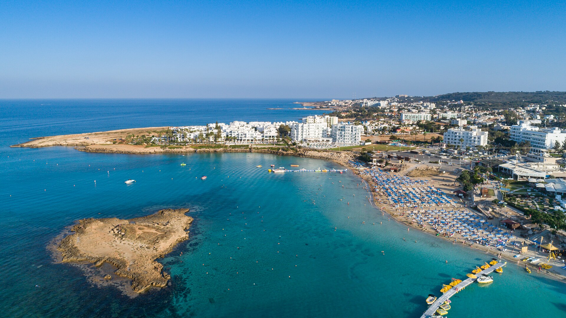 Fig Tree Bay i Protaras från luften